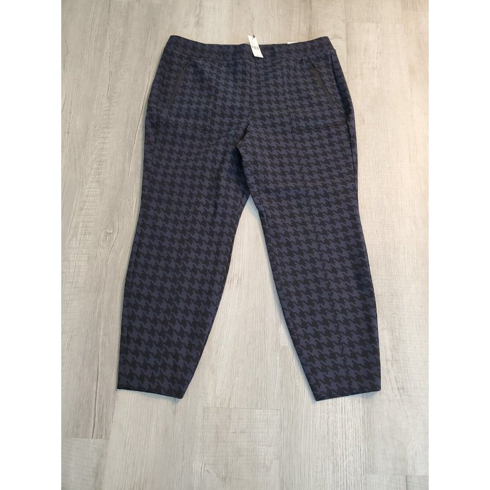 Lane Bryant Black Purple camo On The Go Stretch Slim Ankle Pants Sz 18 38"x 26"